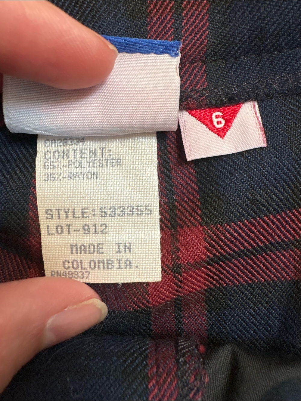 Vintage 90s Tail Plaid Shorts in Navy and Burgundy - Picture 5 of 8